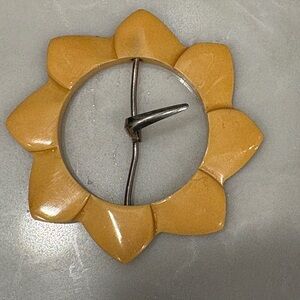 Vintage Bakelite Flower Buckle Butterscotch Sunflower